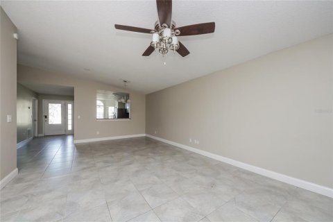 Casa en alquiler en Kissimmee, Florida, 2 dormitorios, 128.3 m2 № 1918297 - foto 3