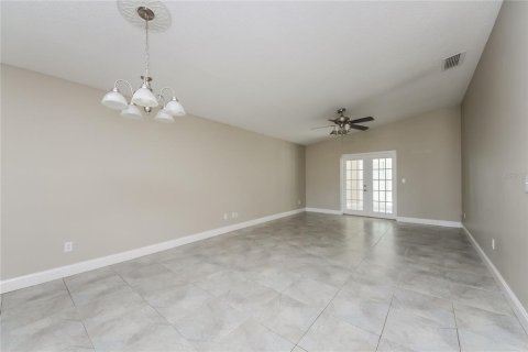 Casa en alquiler en Kissimmee, Florida, 2 dormitorios, 128.3 m2 № 1918297 - foto 5