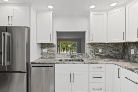 Condo in Clearwater, Florida, 2 bedrooms  № 2377438 - photo 19