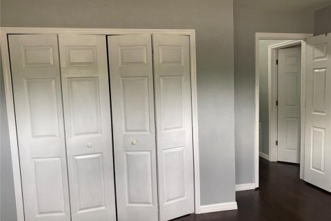 Townhouse in Sarasota, Florida 3 bedrooms, 139.35 sq.m. № 2204432 - photo 27