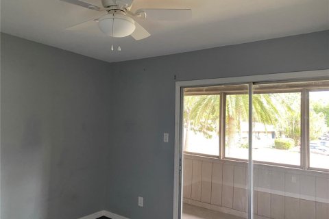Townhouse in Sarasota, Florida 3 bedrooms, 139.35 sq.m. № 2204432 - photo 20