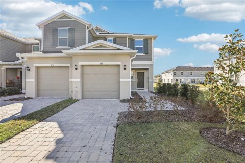 Townhouse in Lake Wales, Florida 3 bedrooms, 156.54 sq.m. № 2393820