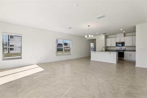 Townhouse in Lake Wales, Florida 3 bedrooms, 156.54 sq.m. № 2393820 - photo 14