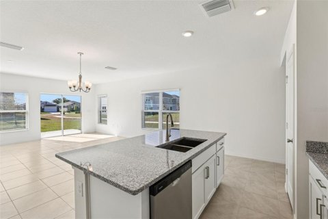 Townhouse in Lake Wales, Florida 3 bedrooms, 156.54 sq.m. № 2393820 - photo 13