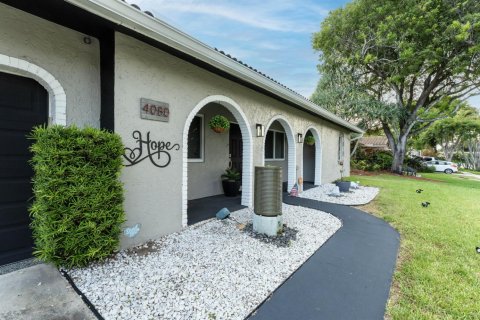 Casa en venta en Coconut Creek, Florida, 3 dormitorios, 164.99 m2 № 2083560 - foto 2