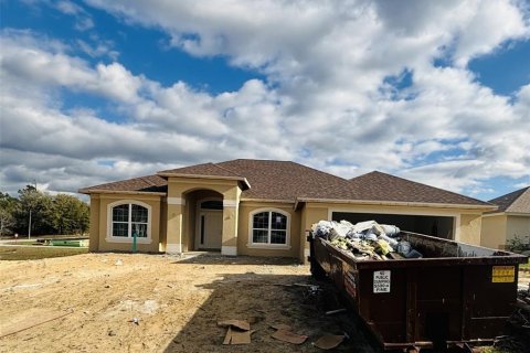 House in Citrus Springs, Florida 4 bedrooms, 216.46 sq.m. № 1508921 - photo 1