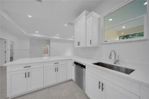 Villa ou maison à vendre à Lehigh Acres, Floride: 3 chambres № 2010937 - photo 28