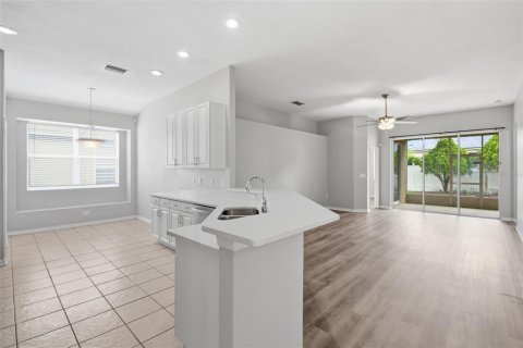 Casa en venta en Seffner, Florida, 4 dormitorios, 191.38 m2 № 2150151 - foto 11