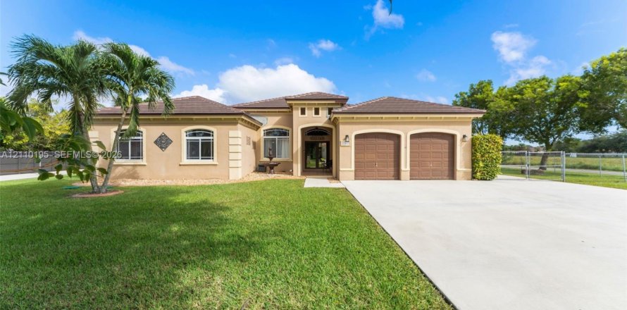 Casa en Homestead, Florida 4 dormitorios, 219.81 m2 № 2426278