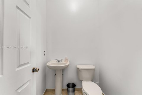 Casa en venta en Homestead, Florida, 4 dormitorios, 219.81 m2 № 2426278 - foto 9