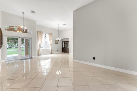 Casa en venta en Homestead, Florida, 4 dormitorios, 219.81 m2 № 2426278 - foto 5