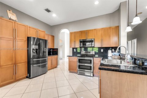 Casa en venta en Homestead, Florida, 4 dormitorios, 219.81 m2 № 2426278 - foto 7