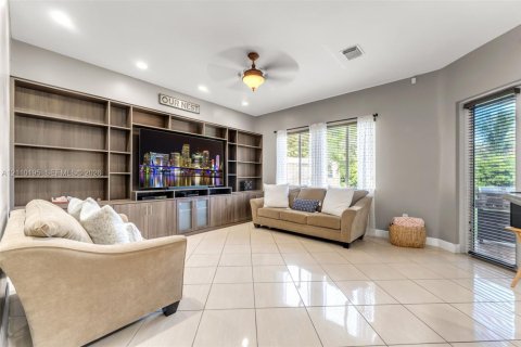 Casa en venta en Homestead, Florida, 4 dormitorios, 219.81 m2 № 2426278 - foto 6