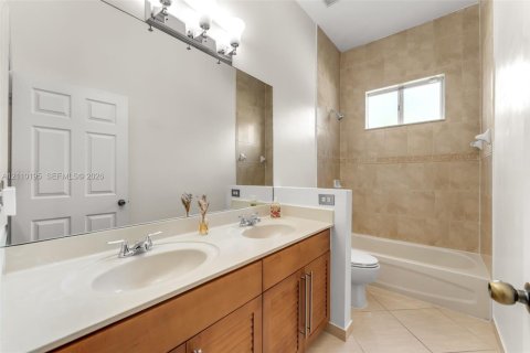 Casa en venta en Homestead, Florida, 4 dormitorios, 219.81 m2 № 2426278 - foto 16