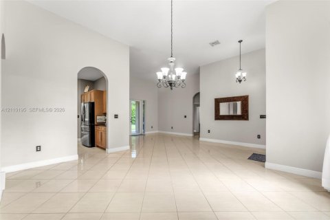 Casa en venta en Homestead, Florida, 4 dormitorios, 219.81 m2 № 2426278 - foto 4