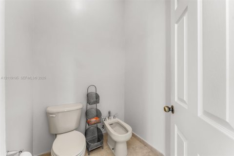 Casa en venta en Homestead, Florida, 4 dormitorios, 219.81 m2 № 2426278 - foto 14