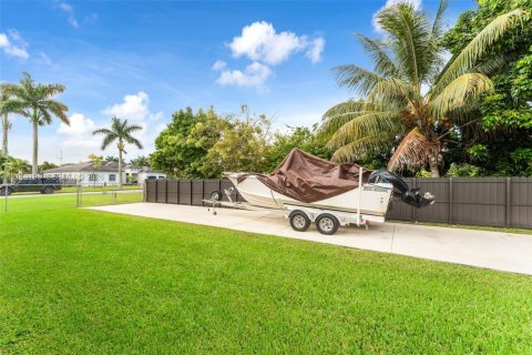 Casa en venta en Homestead, Florida, 4 dormitorios, 219.81 m2 № 2426278 - foto 26