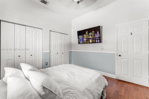 Casa en venta en Homestead, Florida, 4 dormitorios, 219.81 m2 № 2426278 - foto 15