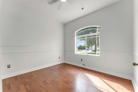 Casa en venta en Homestead, Florida, 4 dormitorios, 219.81 m2 № 2426278 - foto 17