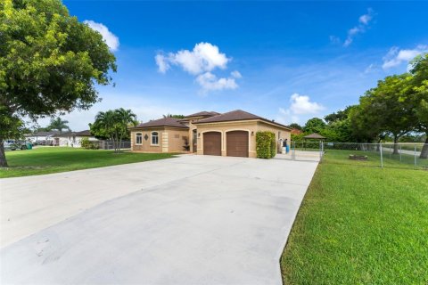 Casa en venta en Homestead, Florida, 4 dormitorios, 219.81 m2 № 2426278 - foto 2