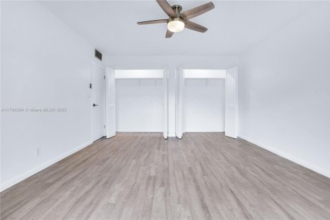 Townhouse in Hollywood, Florida 3 bedrooms, 283.35 sq.m. № 1861124 - photo 21