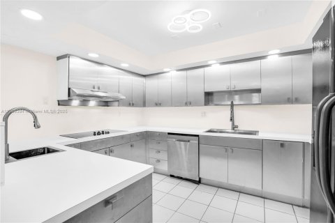 Townhouse in Hollywood, Florida 3 bedrooms, 283.35 sq.m. № 1861124 - photo 6