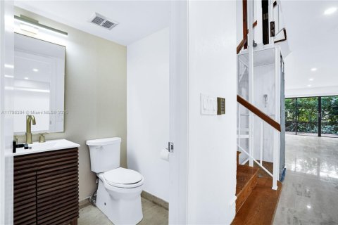Townhouse in Hollywood, Florida 3 bedrooms, 283.35 sq.m. № 1861124 - photo 12