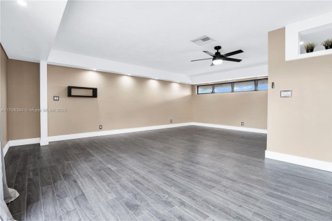 Townhouse in Hollywood, Florida 3 bedrooms, 283.35 sq.m. № 1861124 - photo 24