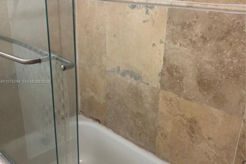 Снять в аренду кондоминиум в Санрайз, Флорида 2 спальни, 91.6м2, № 2041374 - фото 4