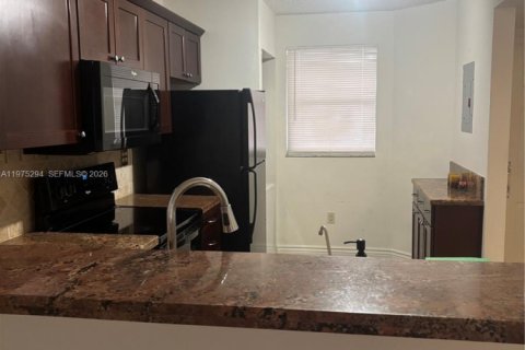 Снять в аренду кондоминиум в Санрайз, Флорида 2 спальни, 91.6м2, № 2041374 - фото 7