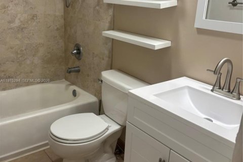 Снять в аренду кондоминиум в Санрайз, Флорида 2 спальни, 91.6м2, № 2041374 - фото 2