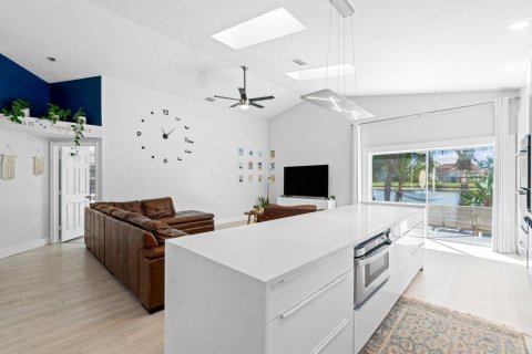 Villa ou maison à louer à Boynton Beach, Floride: 4 chambres, 208.57 m2 № 2412803 - photo 7