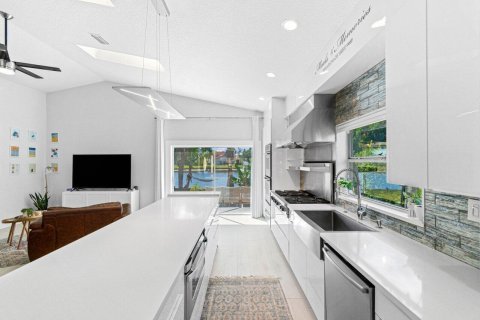 Villa ou maison à louer à Boynton Beach, Floride: 4 chambres, 208.57 m2 № 2412803 - photo 6