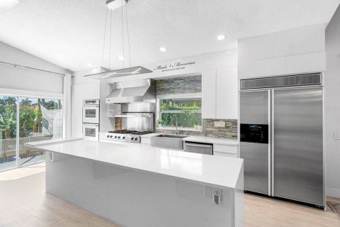 Villa ou maison à louer à Boynton Beach, Floride: 4 chambres, 208.57 m2 № 2412803 - photo 2