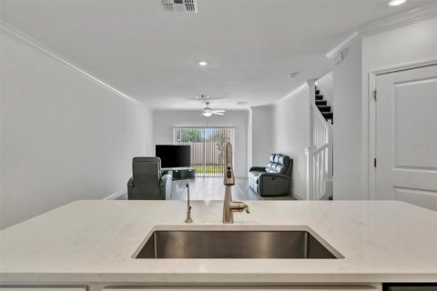 Townhouse in Wimauma, Florida 2 bedrooms, 161.37 sq.m. № 2143460 - photo 11