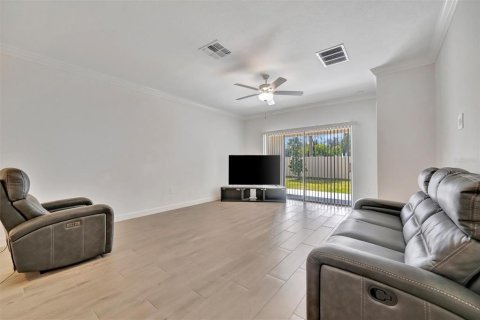 Townhouse in Wimauma, Florida 2 bedrooms, 161.37 sq.m. № 2143460 - photo 16