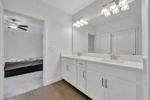 Townhouse in Wimauma, Florida 2 bedrooms, 161.37 sq.m. № 2143460 - photo 23