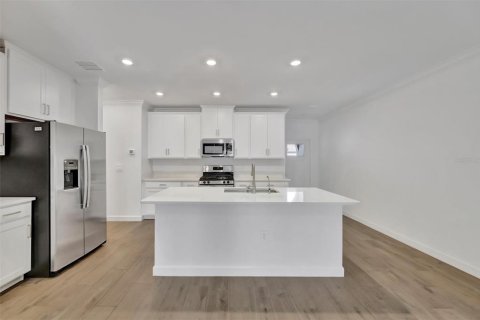 Townhouse in Wimauma, Florida 2 bedrooms, 161.37 sq.m. № 2143460 - photo 9