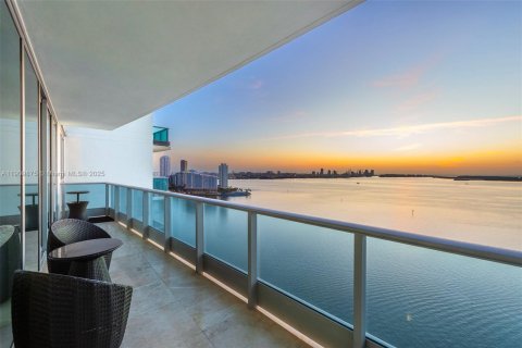 Condo in Miami, Florida, 2 bedrooms № 1965225 - photo 30