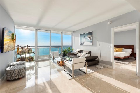 Condo in Miami, Florida, 2 bedrooms № 1965225 - photo 3