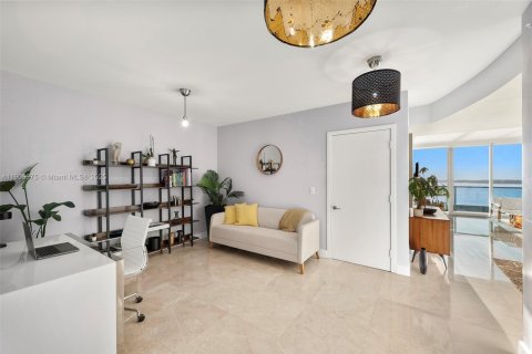 Condo in Miami, Florida, 2 bedrooms № 1965225 - photo 23