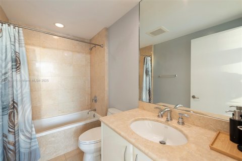 Condo in Miami, Florida, 2 bedrooms № 1965225 - photo 22