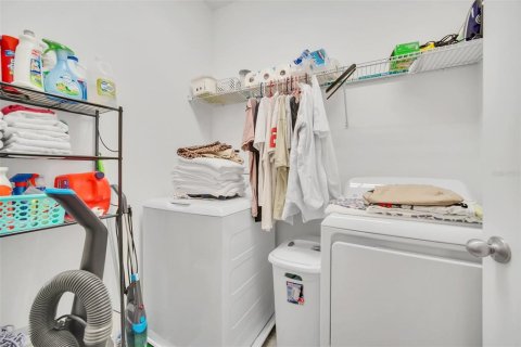 Townhouse in Winter Garden, Florida 3 bedrooms, 173.54 sq.m. № 1724578 - photo 30