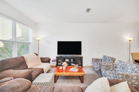 Townhouse in Winter Garden, Florida 3 bedrooms, 173.54 sq.m. № 1724578 - photo 18