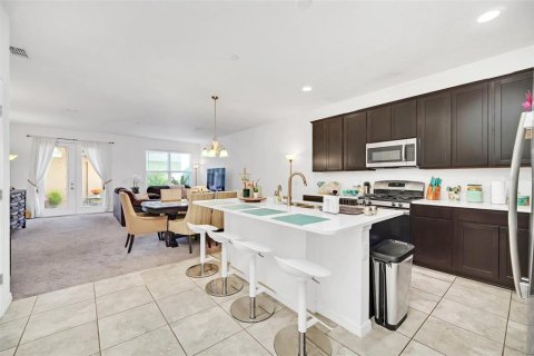 Townhouse in Winter Garden, Florida 3 bedrooms, 173.54 sq.m. № 1724578 - photo 10