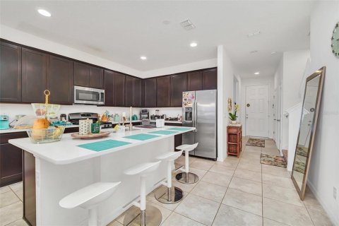 Townhouse in Winter Garden, Florida 3 bedrooms, 173.54 sq.m. № 1724578 - photo 12