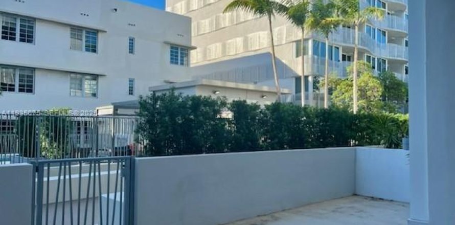 Condo à Miami Beach, Floride, 1 chambre  № 1993495