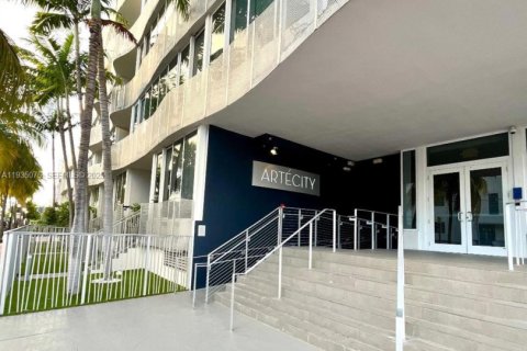 Снять в аренду кондоминиум в Майами-Бич, Флорида 1 спальня, 63.73м2, № 1993495 - фото 2