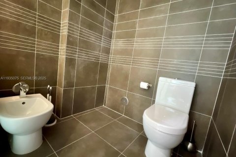 Снять в аренду кондоминиум в Майами-Бич, Флорида 1 спальня, 63.73м2, № 1993495 - фото 10