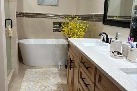 Townhouse in Lauderhill, Florida 2 bedrooms, 129.23 sq.m. № 1135350 - photo 1